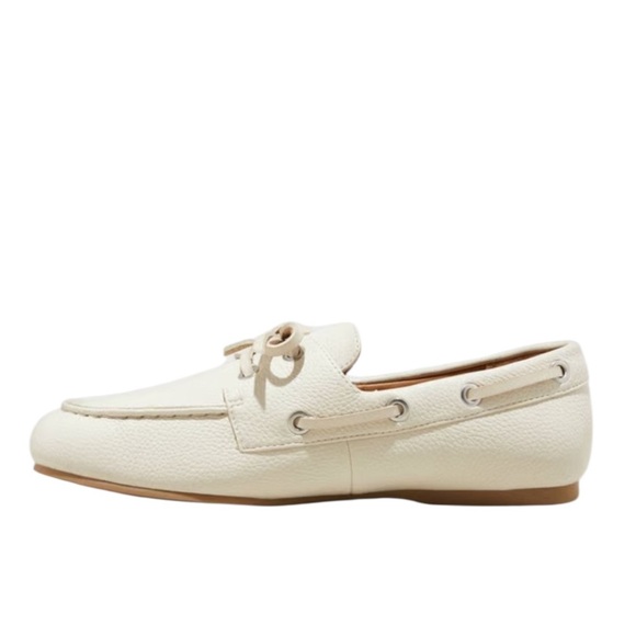 Universal Thread Women's Midge Boat Shoe Flats with Memory Foam Insole - Picture 2 of 5